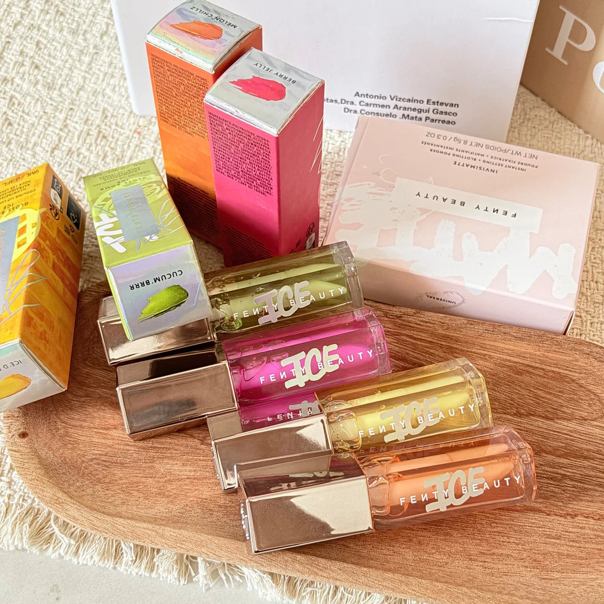 LUXE LINE Fenty Beauty Two-Tone Star Whirl Lip Gloss
