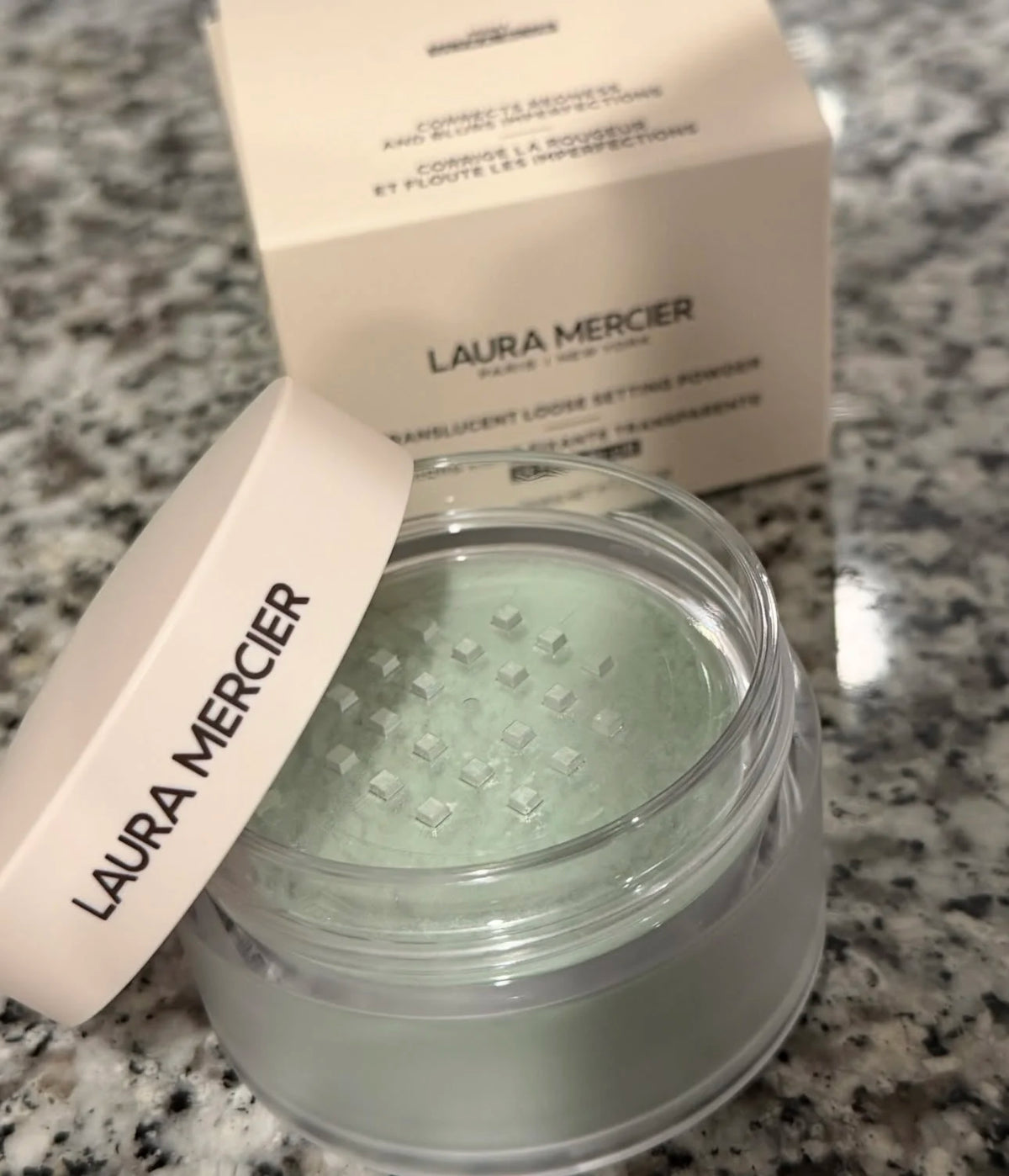 LUXE LINE Laura Mercier Translucent Loose Setting Powder – Oil Control Ultra-Blur