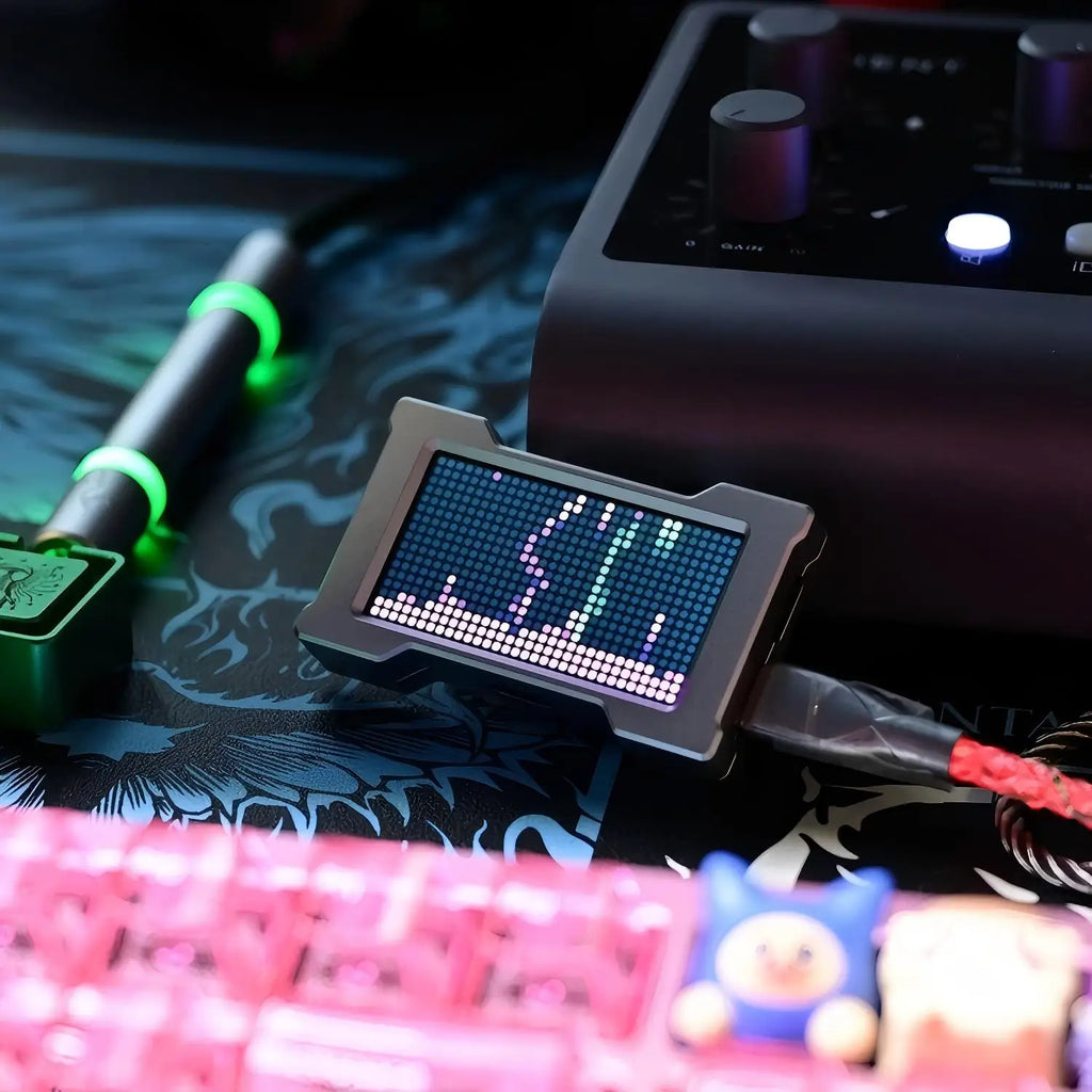 LUXE LINE HMLAB ZNEO Gaming USB Hub – 2-to-3 Port, 8K, RGB Screen