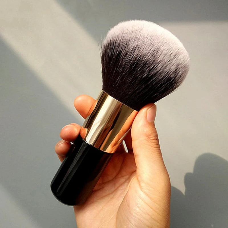 LUXE LINE Large Makeup Brush – Soft Foundation, Powder & Blush Brush